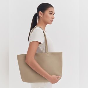 Cuyana Small Easy Tote in Stone